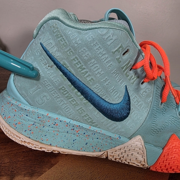 Nike Kyrie 4 \